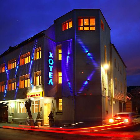 Hotel Mehdjarel Шумен Экстерьер фото