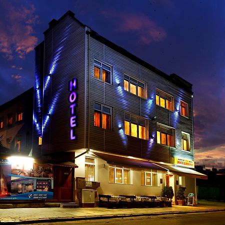 Hotel Mehdjarel Шумен Экстерьер фото