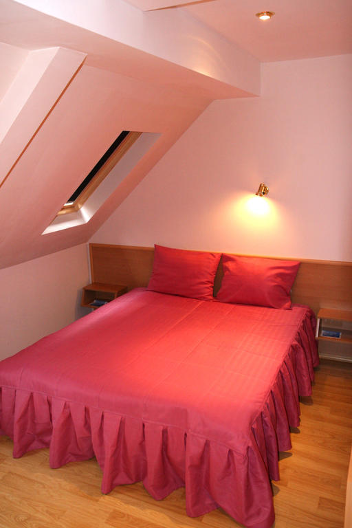 Hotel Mehdjarel Шумен Экстерьер фото