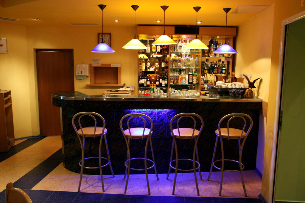 Hotel Mehdjarel Шумен Экстерьер фото