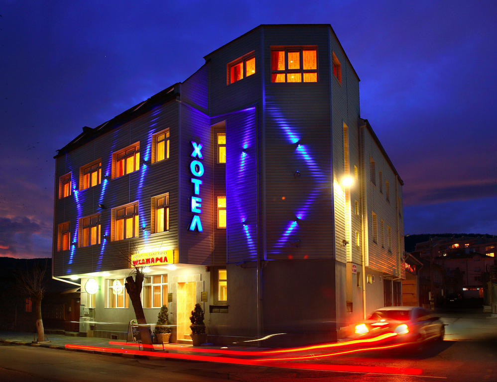 Hotel Mehdjarel Шумен Экстерьер фото